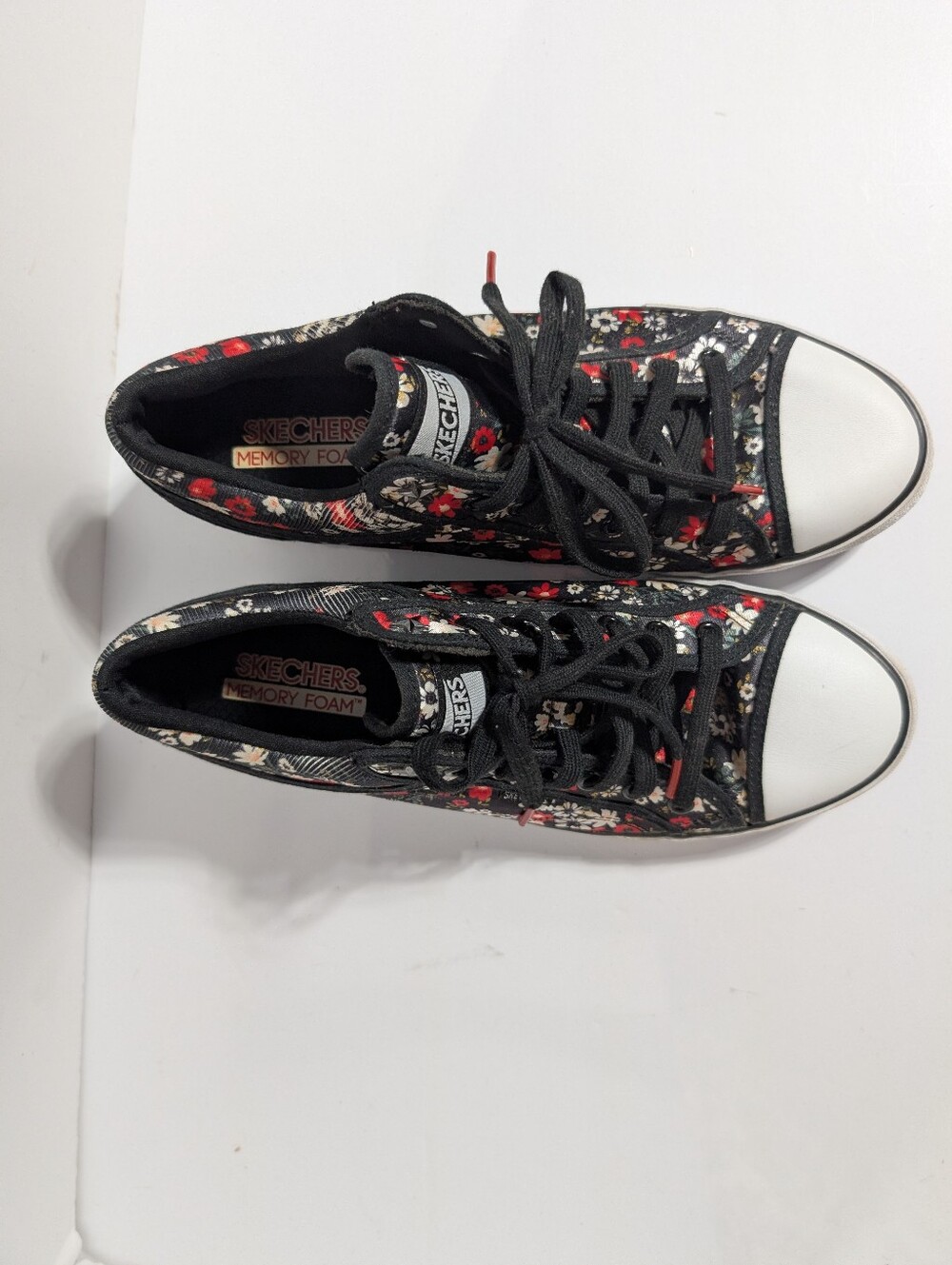 Skechers Black Floral Low-Top Lace-Up Sneakers - Picture 3 of 9